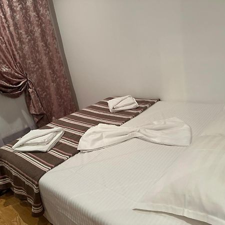 Special Apartment Nadeva Сучава Екстер'єр фото