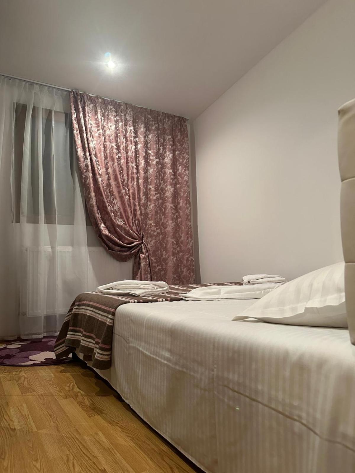 Special Apartment Nadeva Сучава Екстер'єр фото